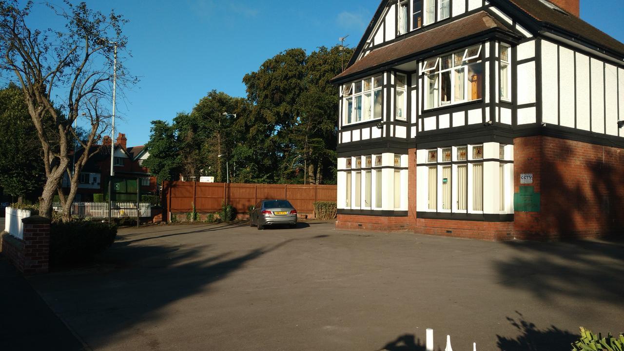 Queen Victoria Hotel Wolverhampton Bagian luar foto
