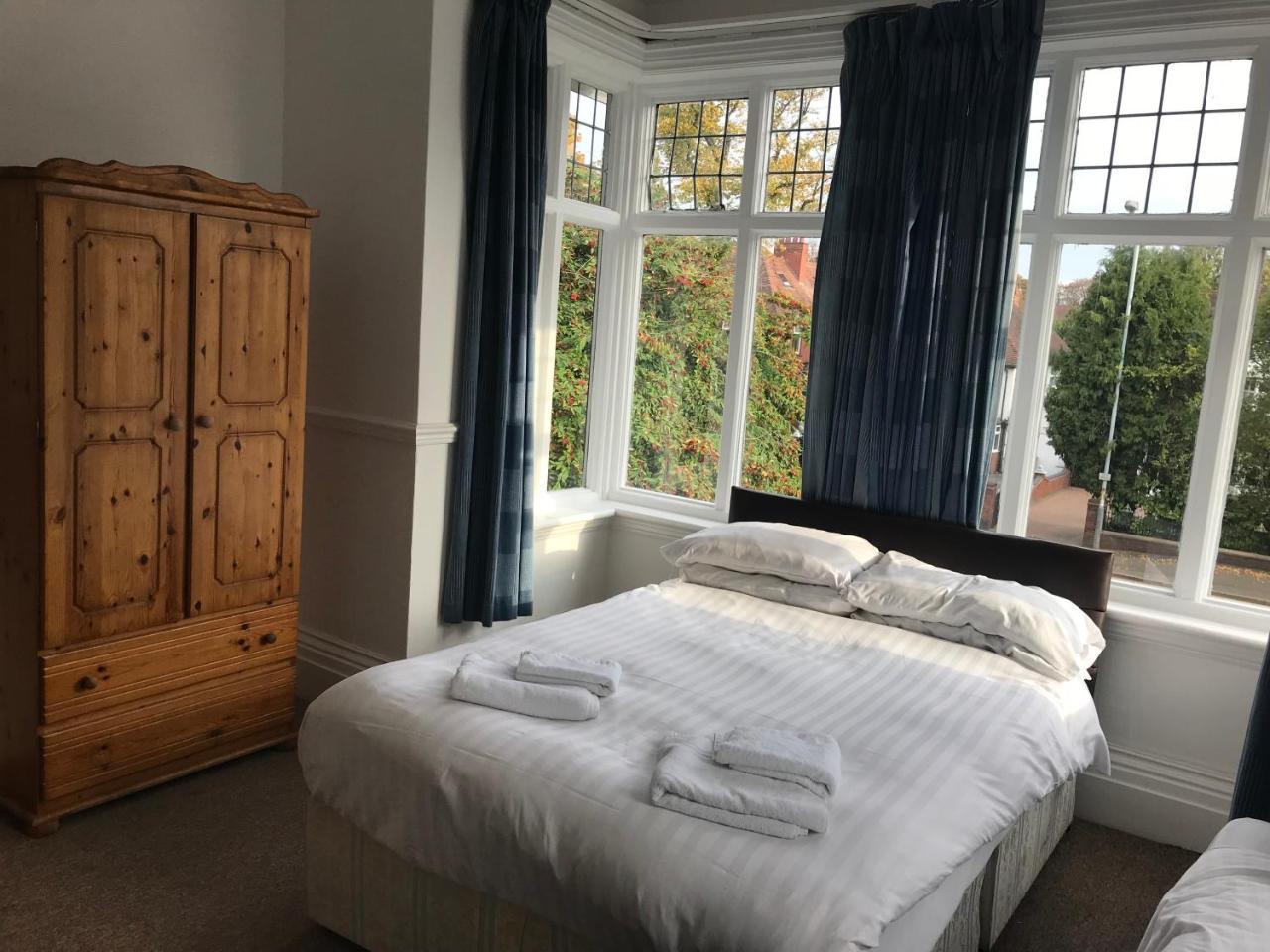 Queen Victoria Hotel Wolverhampton Bagian luar foto