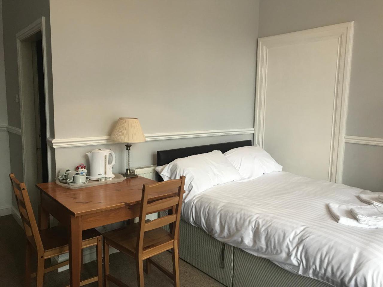 Queen Victoria Hotel Wolverhampton Bagian luar foto