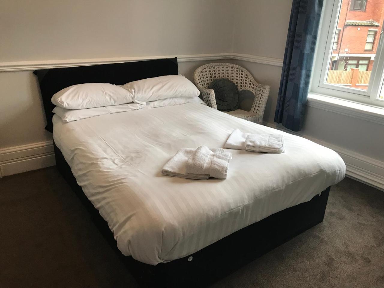 Queen Victoria Hotel Wolverhampton Bagian luar foto