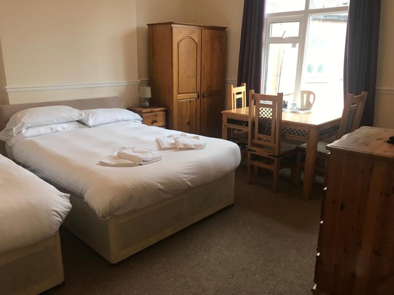 Queen Victoria Hotel Wolverhampton Bagian luar foto
