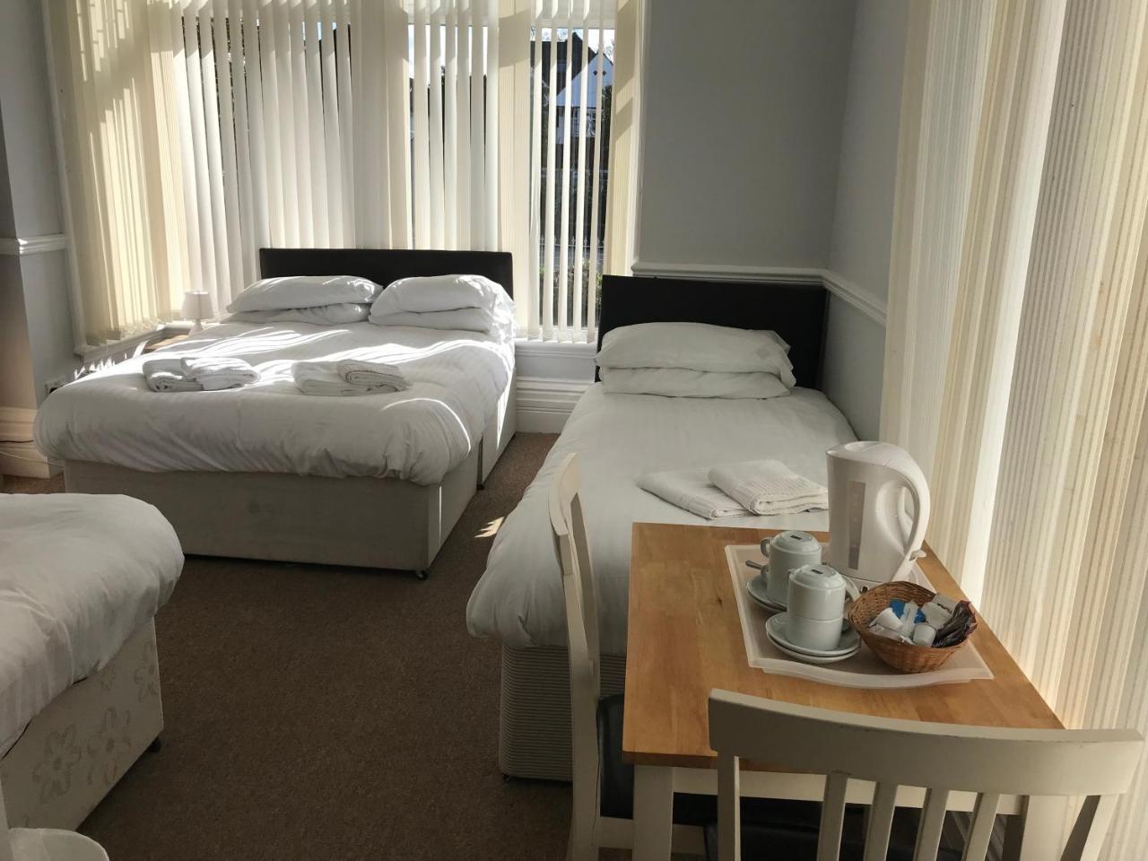 Queen Victoria Hotel Wolverhampton Bagian luar foto